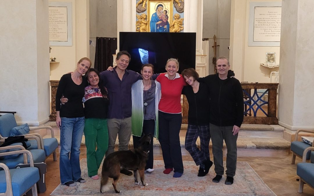 Science of QiGong: Iga teaching QiGong with Evan Thompson, Beck Todd, Monica Gagliano, Peter Ulric Tse, Yuria Celidwen and Kari Gleiser